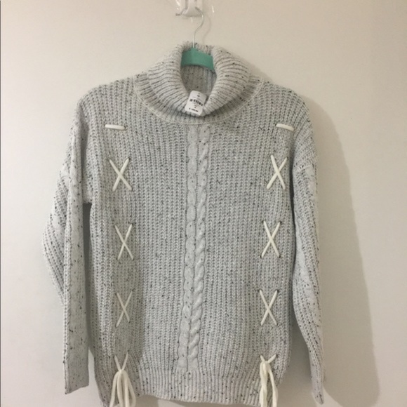 LF Sweaters - LF | Chunky Knit Lace Up Sweater